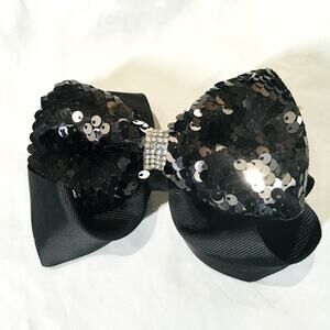 NWOT Classic Glitter Black Bow